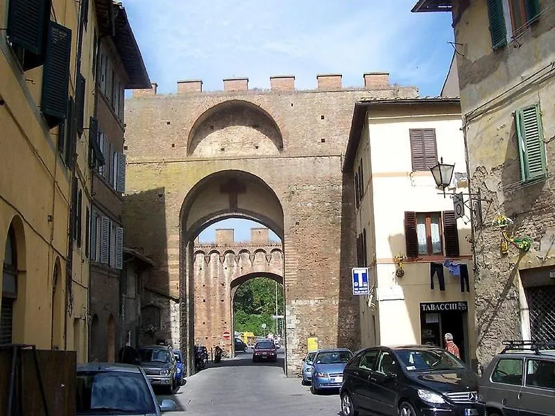 Ampio Monolocale Nel Centro Storico Di Siena Daire 0*,  İtalya